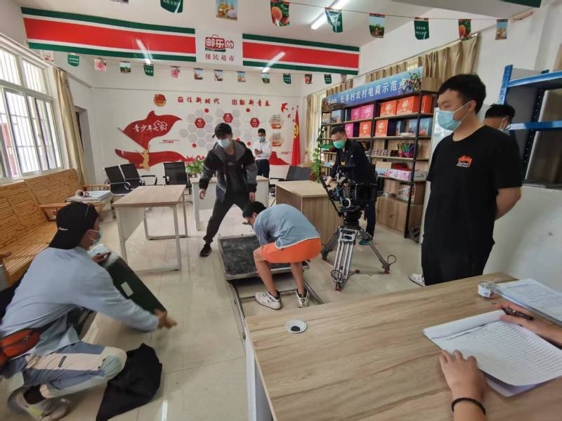 台前县广告片拍摄公司：极简主义践行者，少即是多的视觉哲学